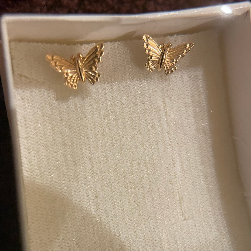 14kt yellow gold butterfly studs